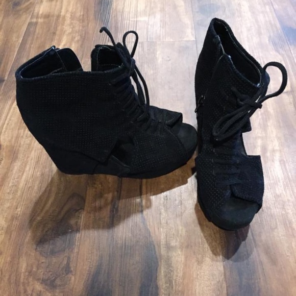 Jeffrey Campbell black suede cut out wedges size 7 - Picture 2 of 2